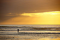Surfcasting, Marokopa sunset canvas print
